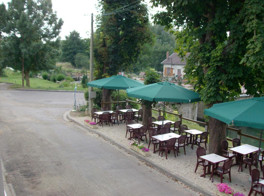 Hotel-Restaurant De L'Ecluse 79 Chassignelles Exterior foto